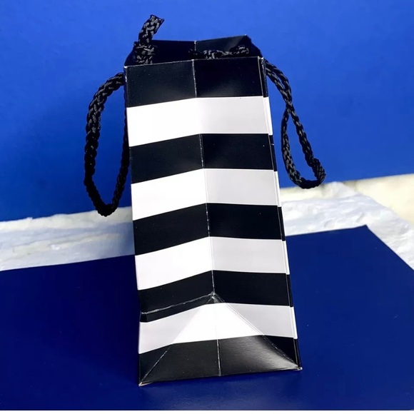 24 NEW Sephora Black White Striped Paper Bags 7in - Picture 4 of 8